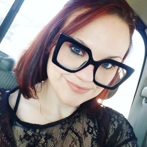 Meet your Posher, Hillary